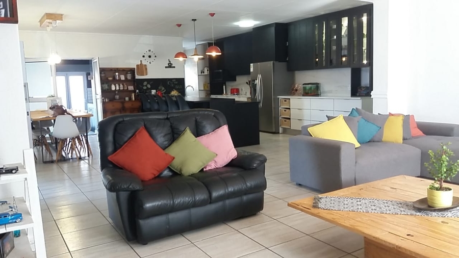 4 Bedroom Property for Sale in Bluewater Bay Eastern Cape